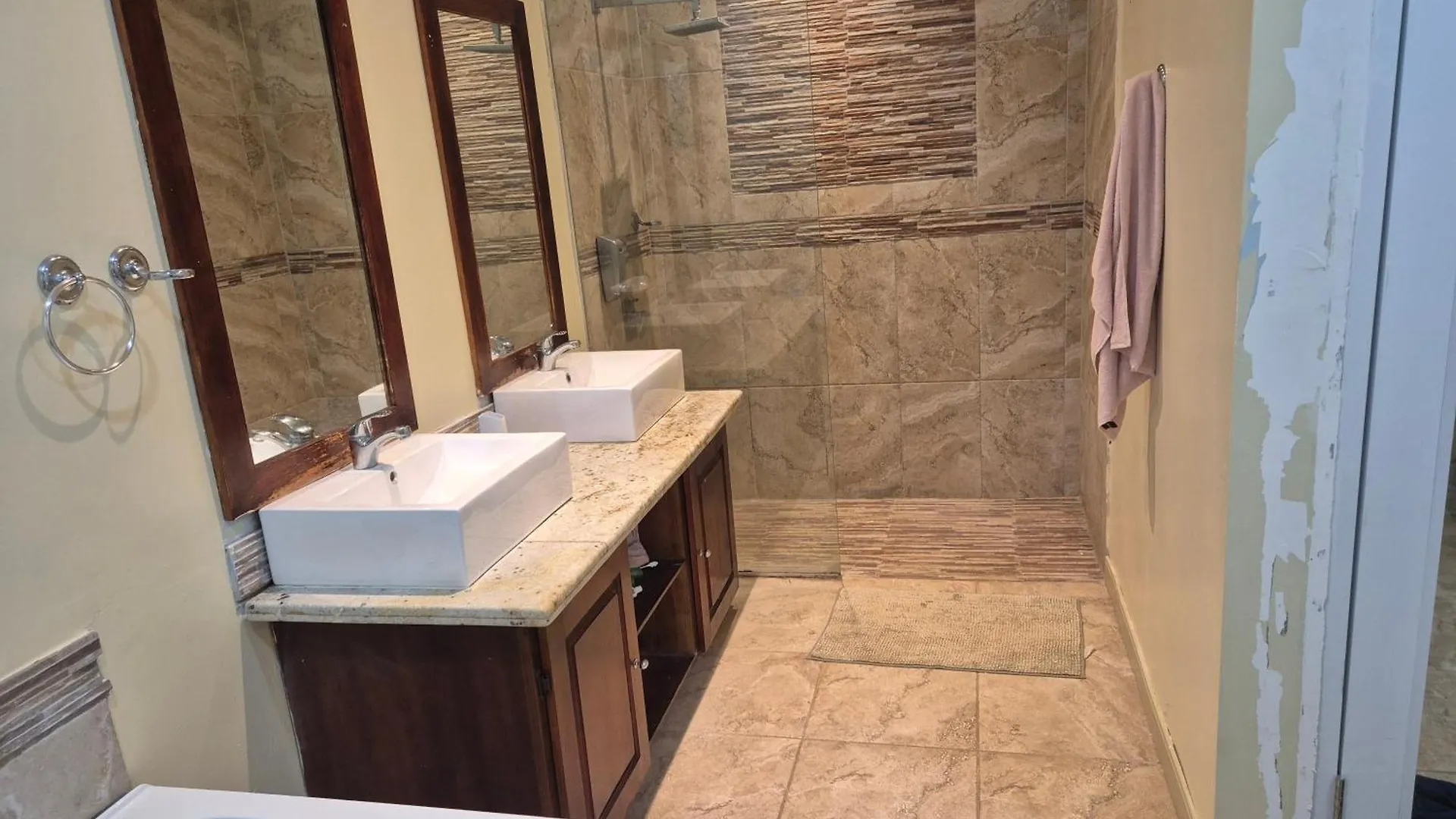 Maranatha Villa Discovery Bay