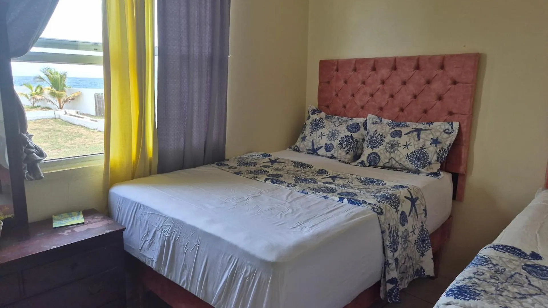 Maranatha Villa Discovery Bay Penzion