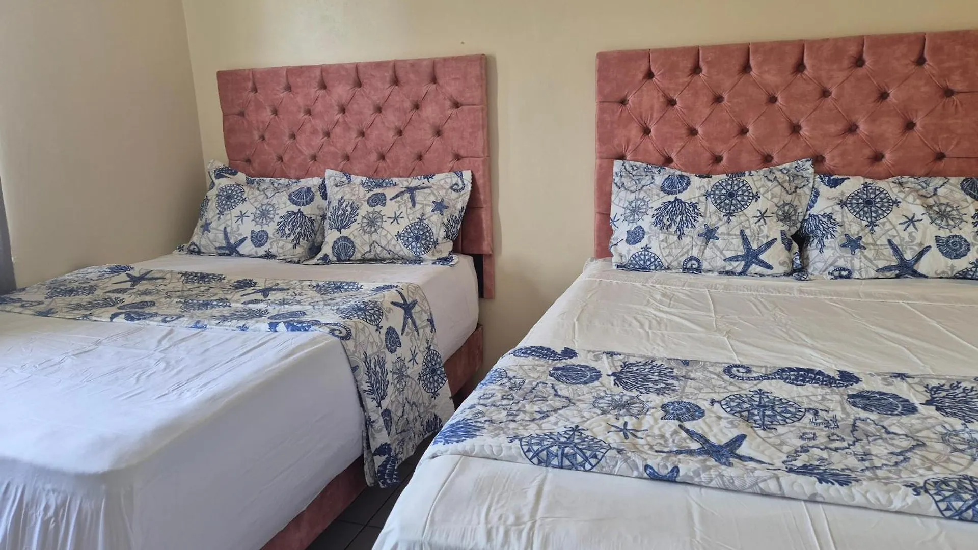 Maranatha Villa Discovery Bay Penzion